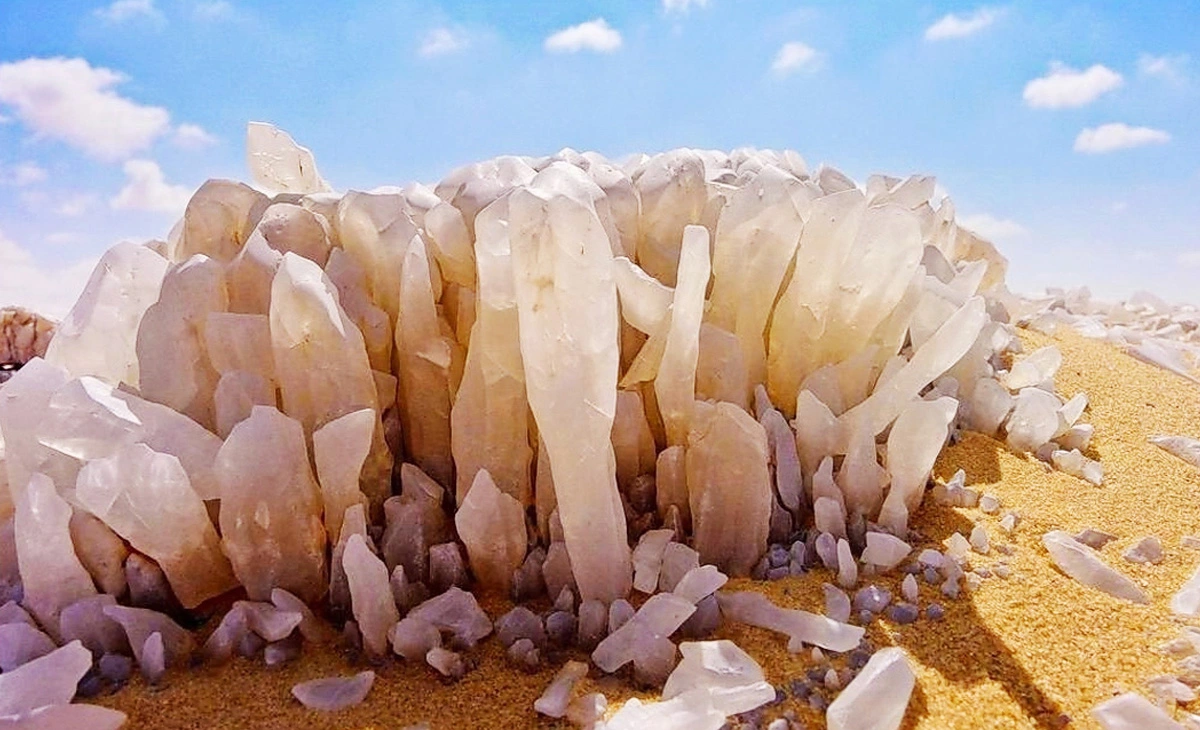 行程-埃及 尼羅河、薩哈拉綠洲、黑白沙漠15天-水晶山Crystal Mountain